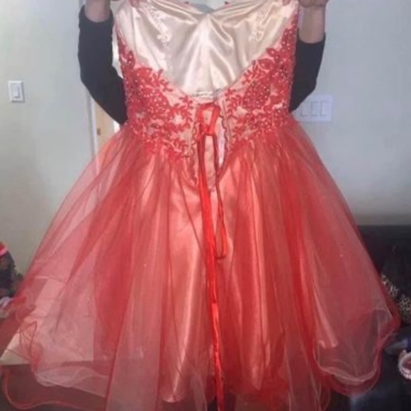 Grad or prom beautiful red dress - Picture 3 of 3